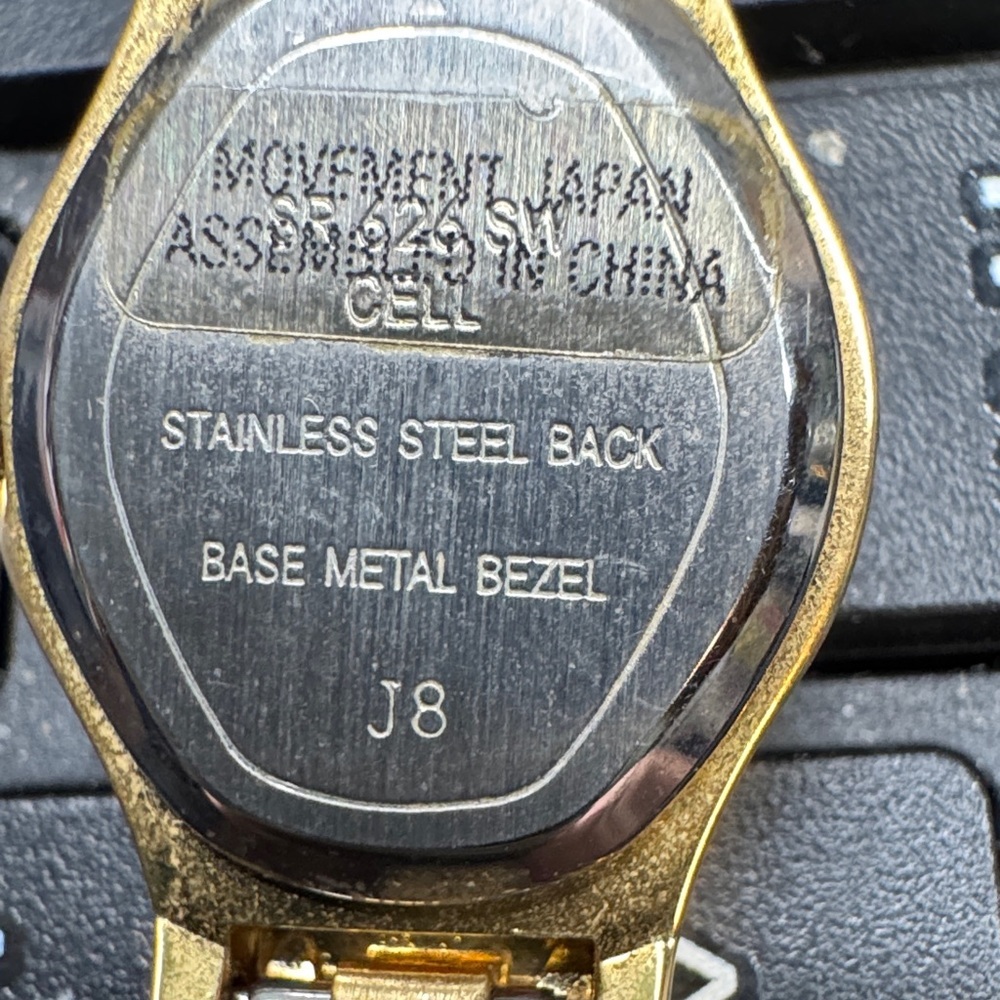 Acqua Gold Quartz Watch - Picture 8 of 9